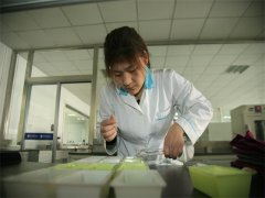 把牢質(zhì)量檢測關